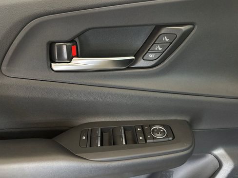 New 2026 Toyota Prius Plug-In Hybrid FWD image 11