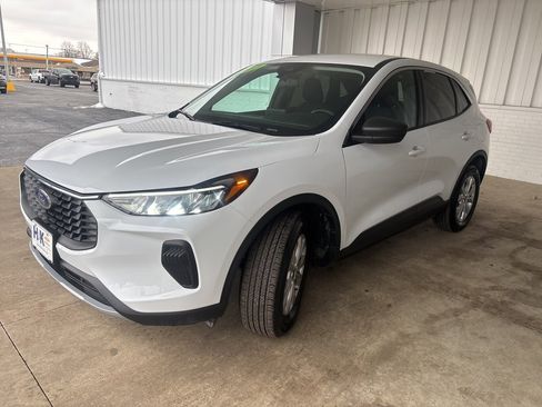 Used 2023 Ford Escape Active image 3