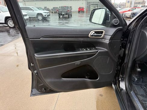 Used 2015 Jeep Grand Cherokee Limited image 13