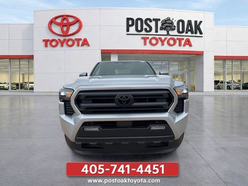 Used 2025 Toyota Tacoma SR5 AWD/4WD image 3