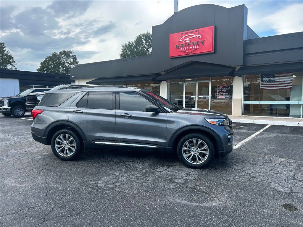 Used 2022 Ford Explorer XLT w/ Equipment Group 202A AWD/4WD image 1