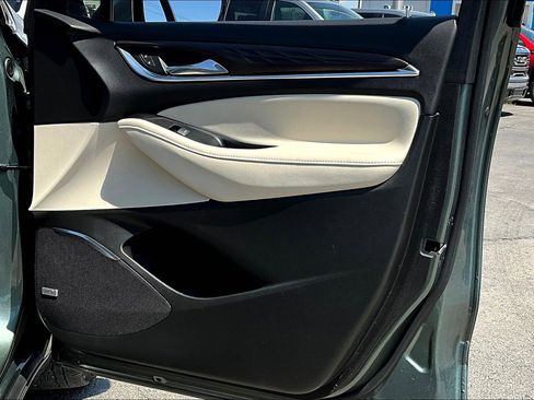 Used 2023 Buick Enclave Avenir image 19