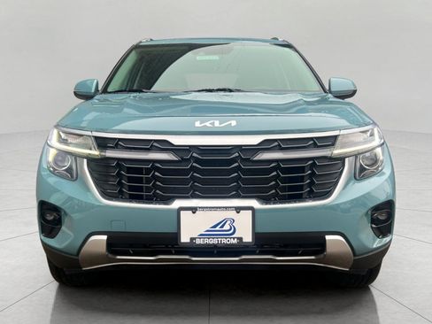 Certified 2024 Kia Seltos EX image 2