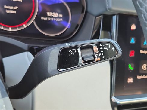 Used 2022 Porsche Cayenne Platinum Edition image 27