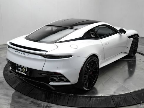 Used 2023 Aston Martin DBS Coupe RWD image 19