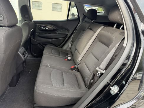 Used 2024 GMC Terrain SLE w/ Elevation Edition image 12