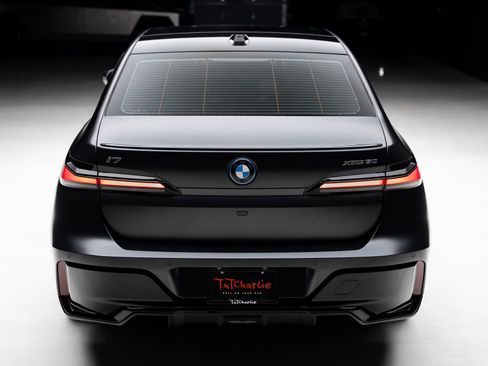 Used 2023 BMW i7 xDrive60 AWD/4WD image 24