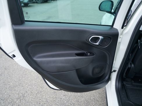 Used 2019 FIAT 500L Trekking image 25