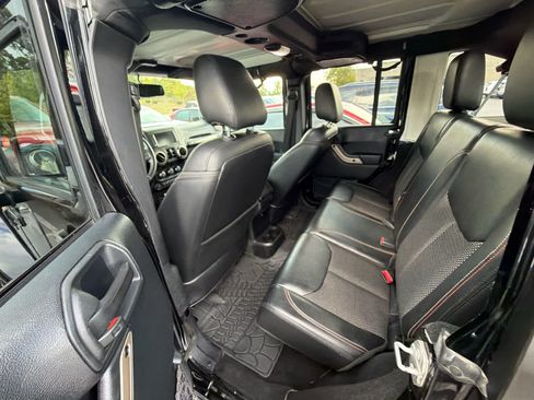 Used 2016 Jeep Wrangler Unlimited Sahara AWD/4WD image 9