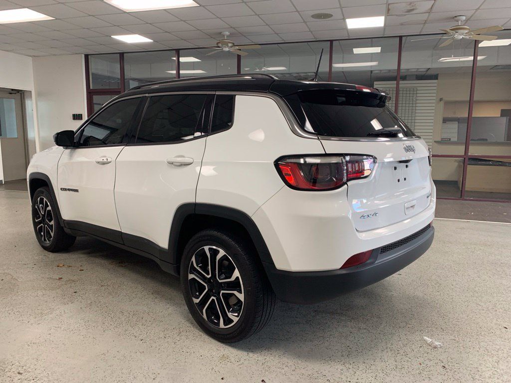 Used 2022 Jeep Compass Limited AWD/4WD image 3