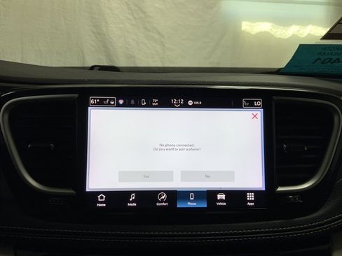 Used 2024 Chrysler Pacifica Touring-L FWD image 30