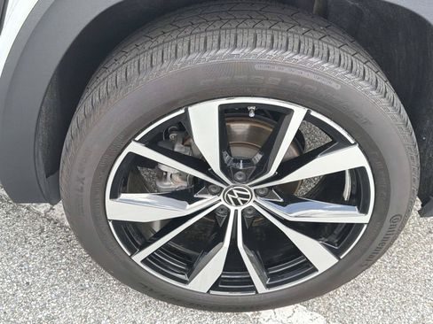 Used 2025 Volkswagen Atlas SEL Premium R-Line AWD/4WD image 10
