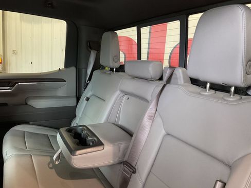 Used 2025 GMC Sierra 1500 SLT w/ SLT Premium Plus Package AWD/4WD image 33