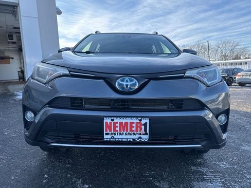 Used 2018 Toyota RAV4 XLE image 2