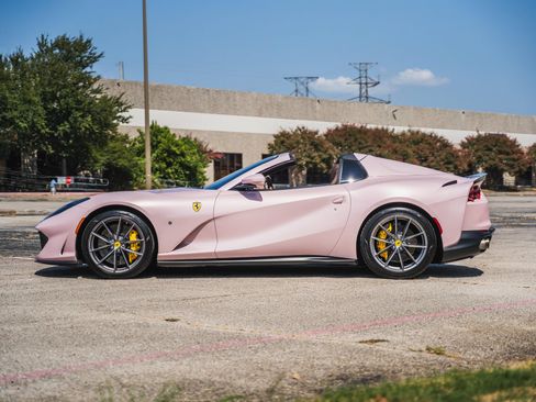 Used 2021 Ferrari 812 GTS RWD image 28