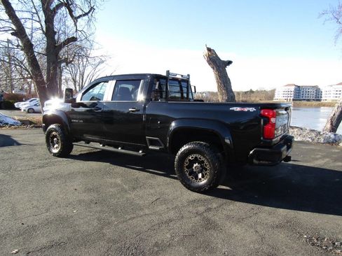 Used 2021 Chevrolet Silverado 2500 Custom w/ Custom Value Package image 5