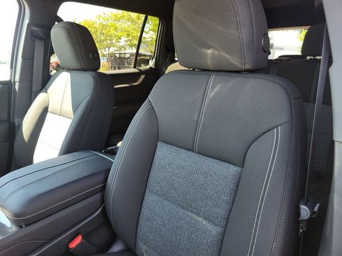 New 2026 GMC Acadia Elevation image 16