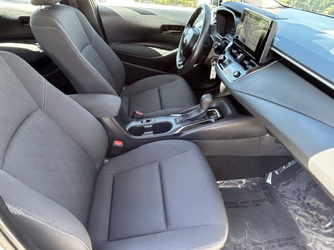 Certified 2025 Toyota Corolla LE FWD image 9