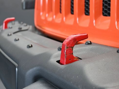 Used 2018 Jeep Wrangler Unlimited Sport S image 32