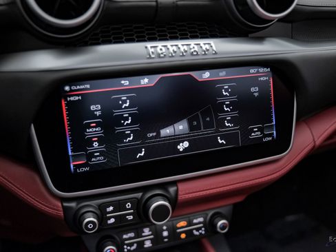 Used 2019 Ferrari Portofino image 78