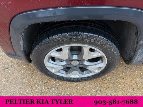 Used 2021 Jeep Compass Limited w/ Sun and Sound Group image 5