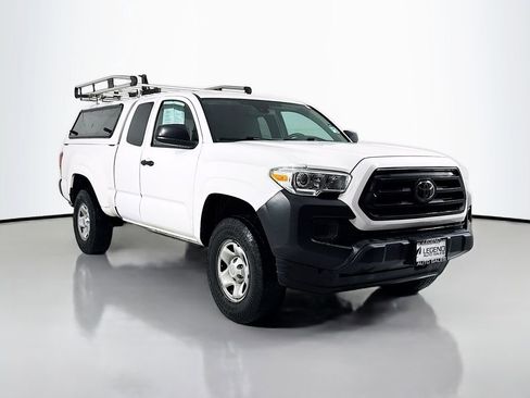 Used 2021 Toyota Tacoma SR image 3