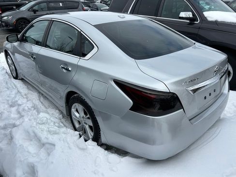 Used 2015 Nissan Altima 2.5 SV w/ Convenience Package image 3