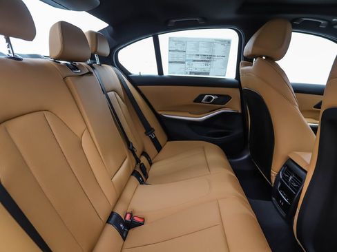 Used 2025 BMW 330i xDrive Sedan w/ Premium Package image 25