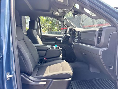 Used 2024 Chevrolet Silverado 1500 LT AWD/4WD image 7