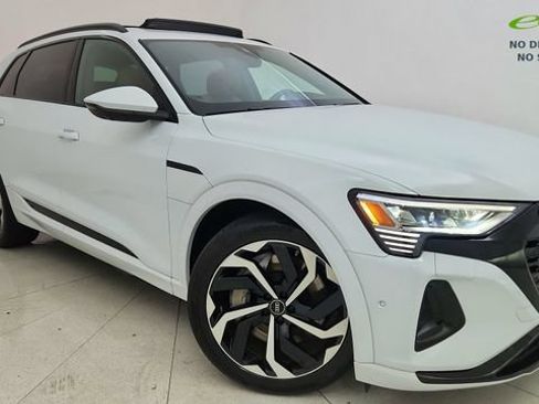 Used 2024 Audi Q8 e-tron Prestige w/ Prestige Package AWD/4WD image 91