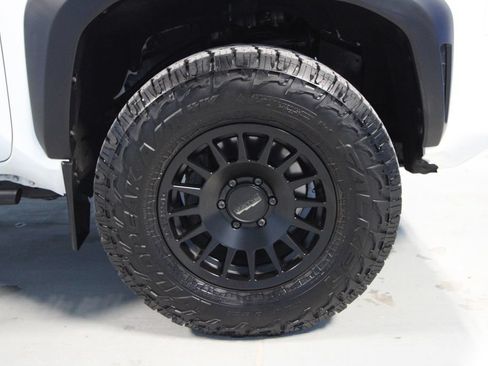 Used 2024 Toyota Tacoma TRD Off-Road AWD/4WD image 34