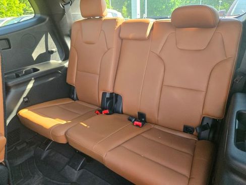 Used 2025 Kia Telluride AWD image 20