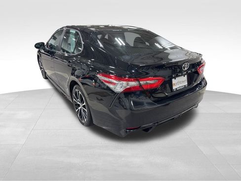 Used 2018 Toyota Camry SE w/ Moonroof Package image 25