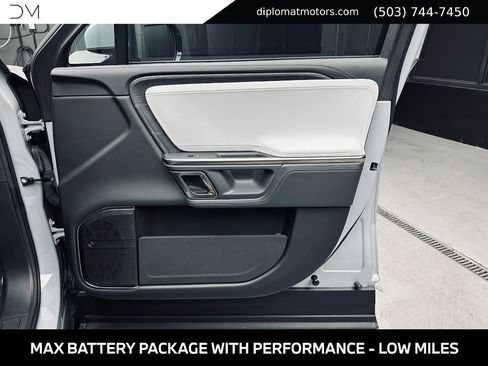 Used 2024 Rivian R1S Adventure Dual AWD/4WD image 30