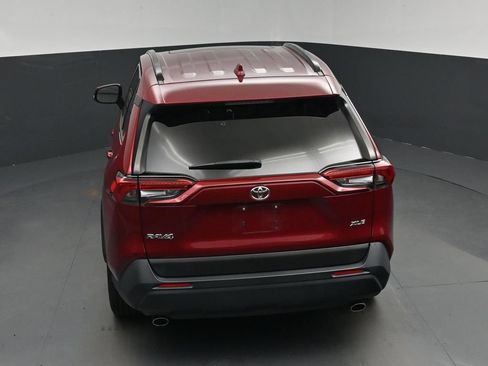Used 2022 Toyota RAV4 XLE Premium FWD image 23