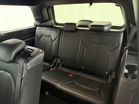 Used 2018 Ford Expedition Limited w/ Equipment Group 302A AWD/4WD image 15
