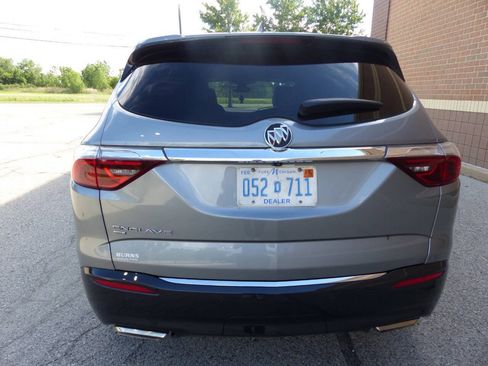 Used 2023 Buick Enclave Essence AWD/4WD image 7