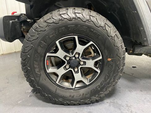 Used 2020 Jeep Wrangler Unlimited Rubicon w/ Dual Top Group image 16