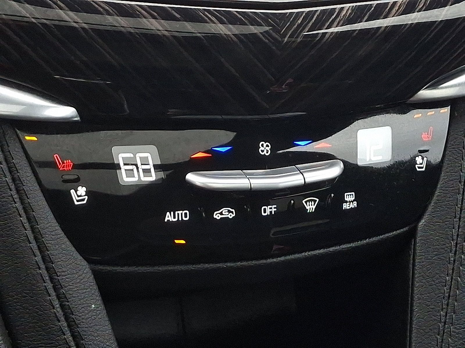 Used 2025 Cadillac XT6 Premium Luxury w/ LPO, Floor Liner Package FWD image 16