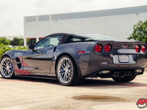 Used 2009 Chevrolet Corvette ZR1 w/ Preferred Equipment Group RWD image 3