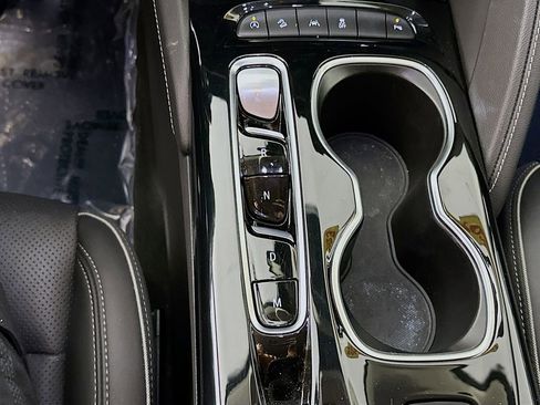 Used 2023 Buick Envision Essence image 23