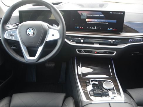 Used 2025 BMW X7 xDrive40i AWD/4WD image 18