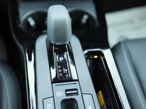 Used 2024 Toyota Prius XLE image 25