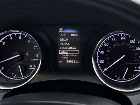 Used 2020 Toyota Camry SE image 16