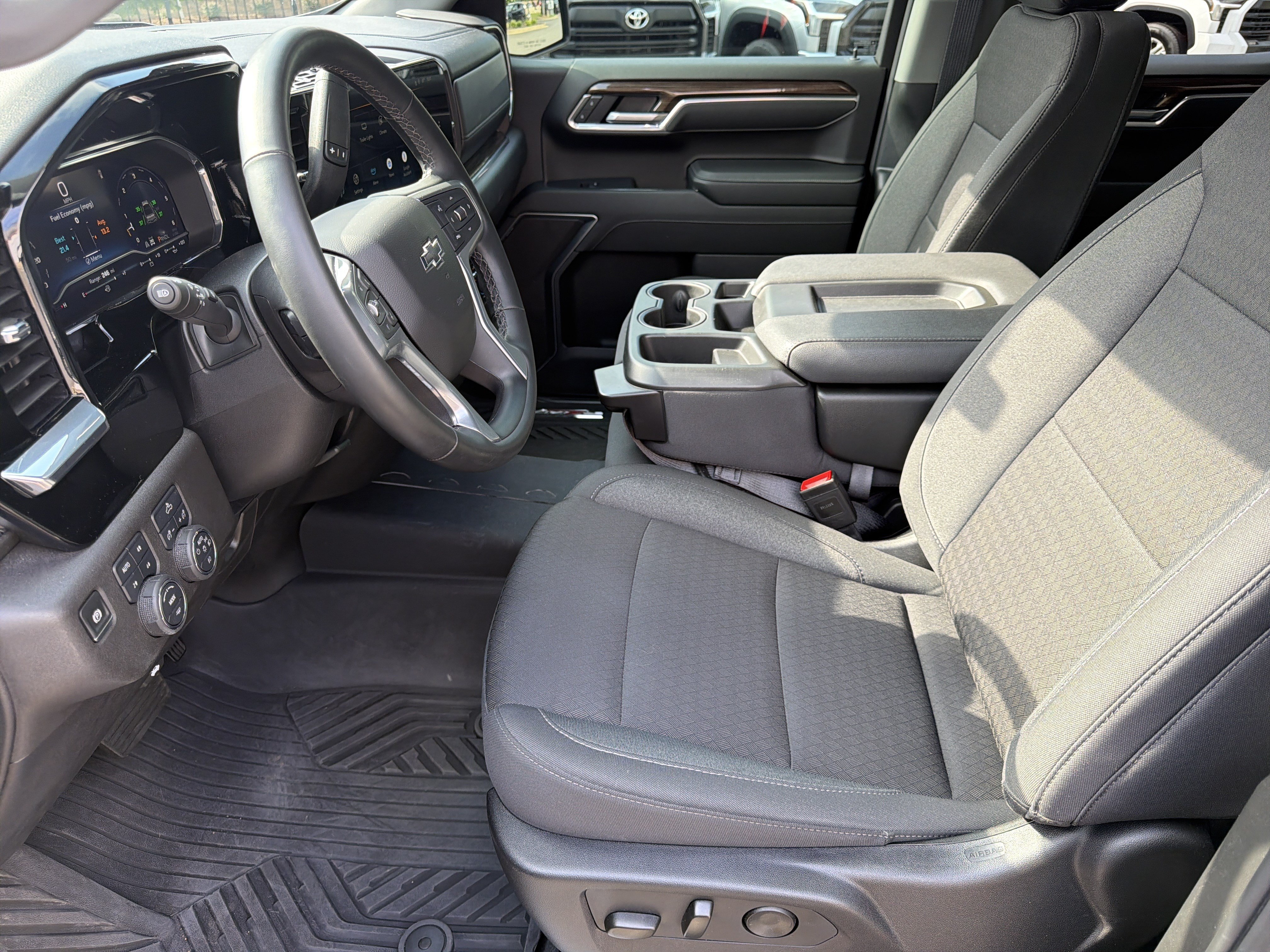 Used 2025 Chevrolet Silverado 1500 RST AWD/4WD image 9