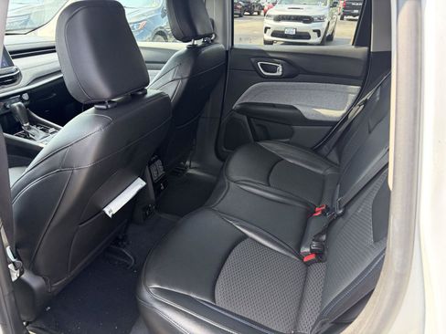 Used 2022 Jeep Compass Latitude w/ Convenience Group AWD/4WD image 8