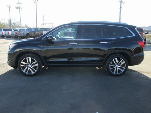 Used 2018 Honda Pilot Touring image 8