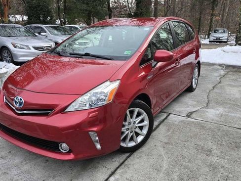 Used 2013 Toyota Prius V Five image 1