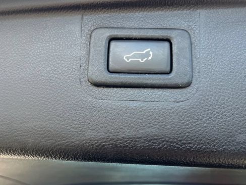 Used 2017 Subaru Outback 2.5i Premium AWD/4WD image 24