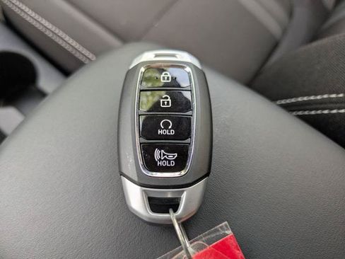Certified 2026 Hyundai Venue SEL FWD image 29